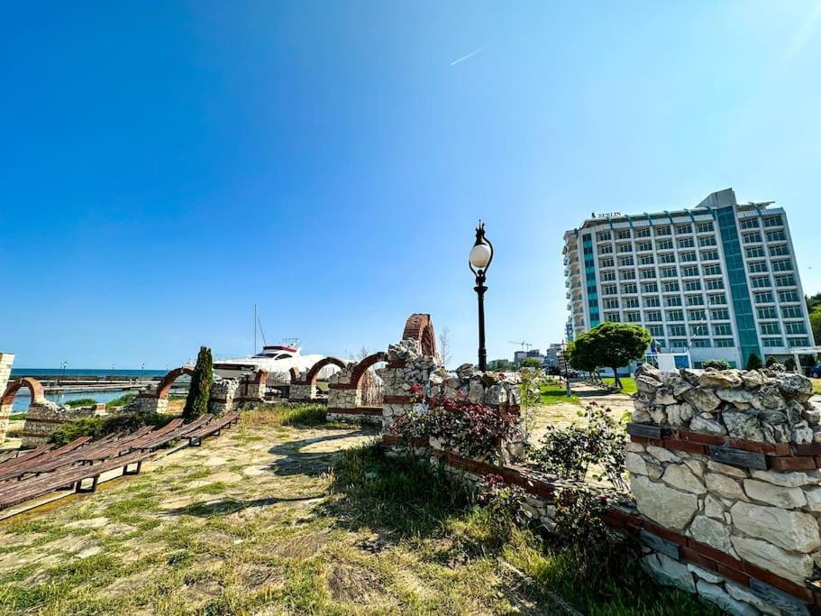 Berlin Golden Beach Romance Golden Sands Bagian luar foto